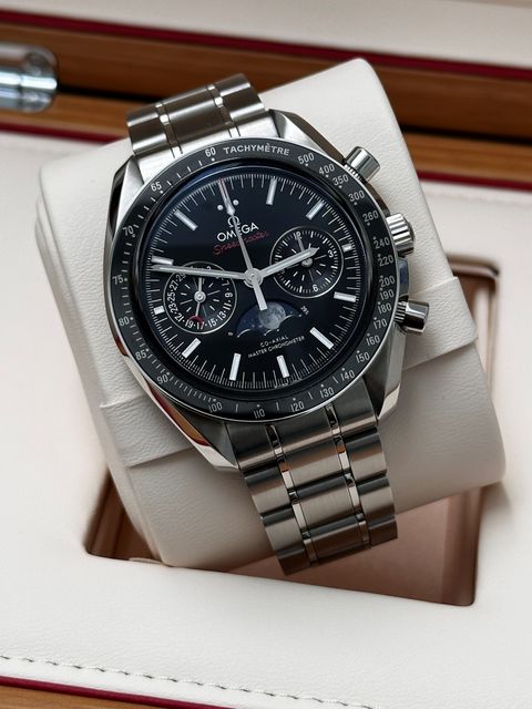 Omega Speedmaster Moonphase 304.30.44.52.01.001 Image 2
